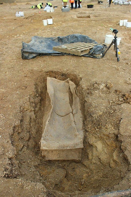 Ancient lead coffin found in Leeds – believed to have belonged to Roman nobles Ancient lead coffin found in Leeds – believed to have belonged to Roman nobles